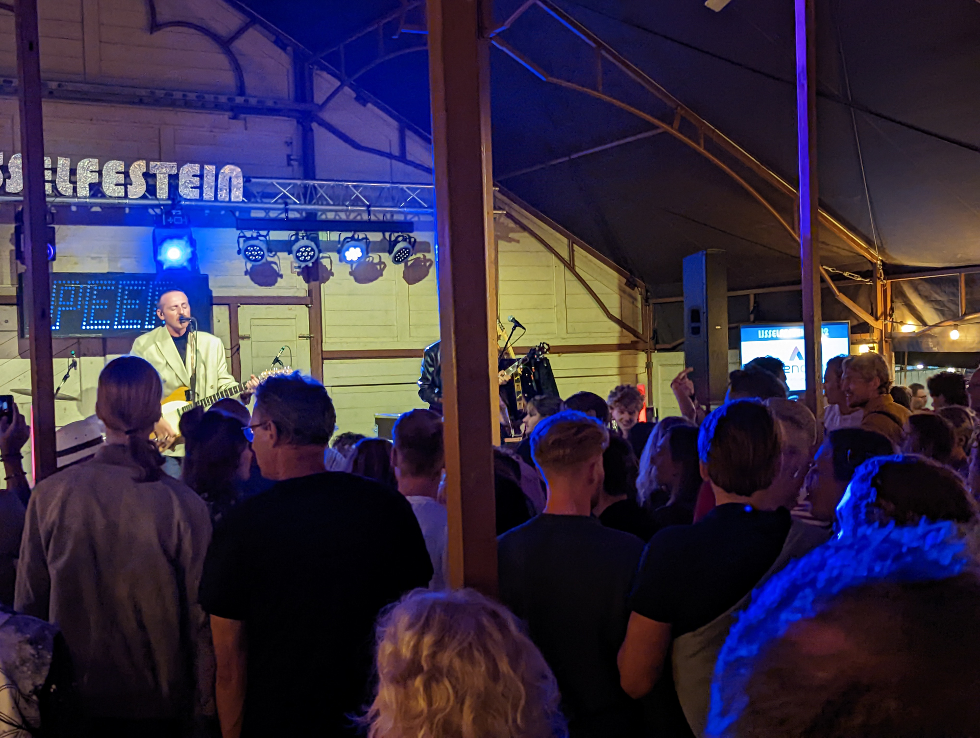 PXL 20220910 200707180